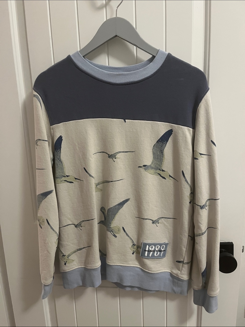 Taylor Swift Seagull Print Crewneck Sweater - Light Gray & Navy